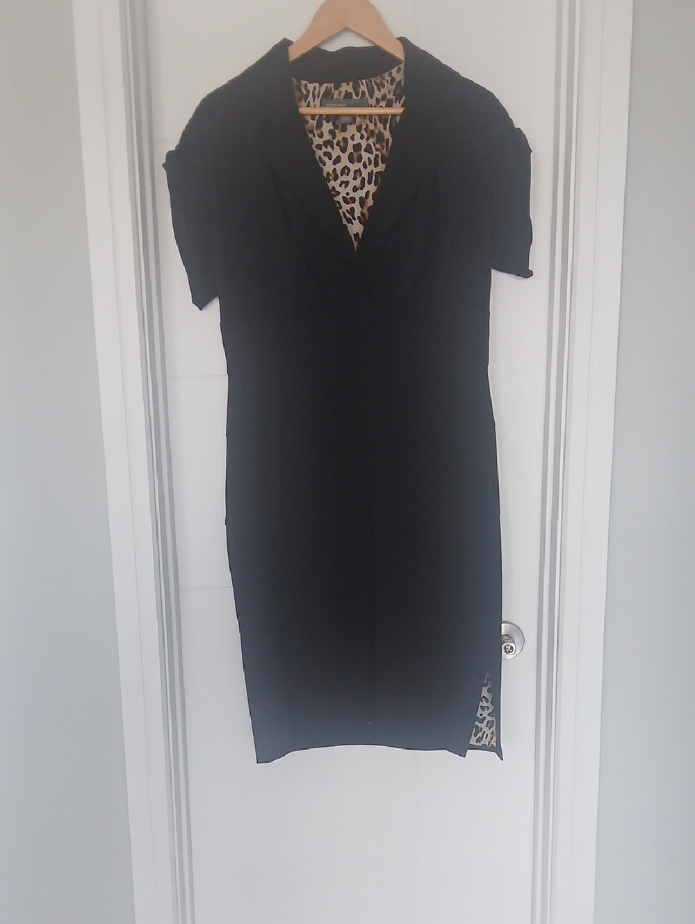 Donna Ricco Black and Leopard Print Dress
